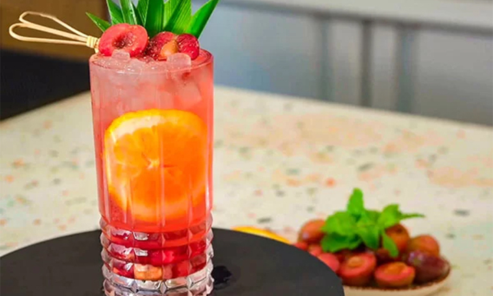 Cách làm trà mận muối ớt 'hot trend' hè này