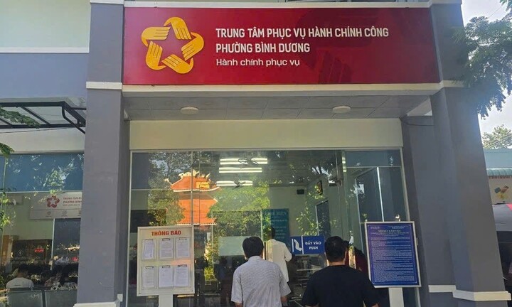 Sau 3 ngày, gần 20.000 hồ sơ được giải quyết tại 36 xã, phường mới ở Bình Dương