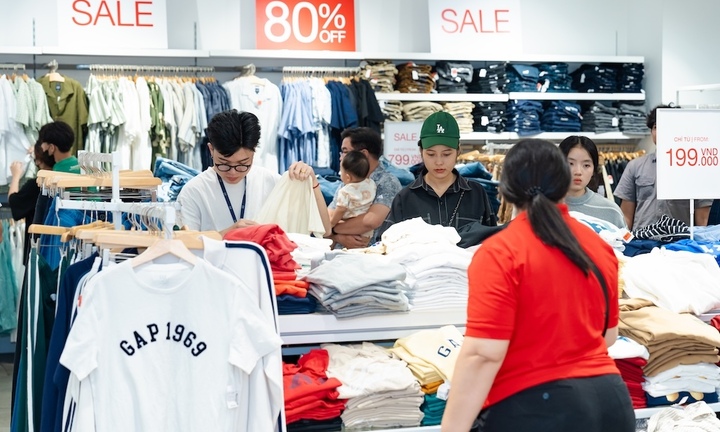 Hiện tượng mua sắm Vincom Red Sale 'khuấy đảo' thị trường bán lẻ mùa hè 2025