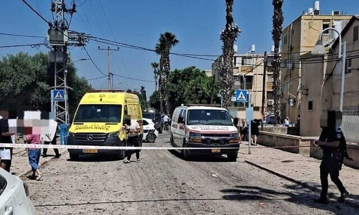 Phòng không Israel lần đầu để lọt UAV tự sát của Iran