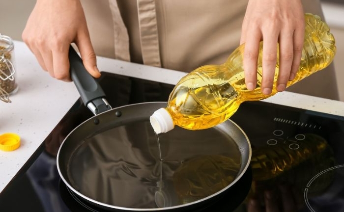 Dầu ăn cho vật nuôi gây hại thế nào khi dùng chế biến thực phẩm?