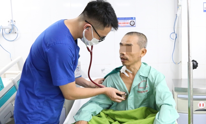 Hôn mê sau 2 tháng ngã xe