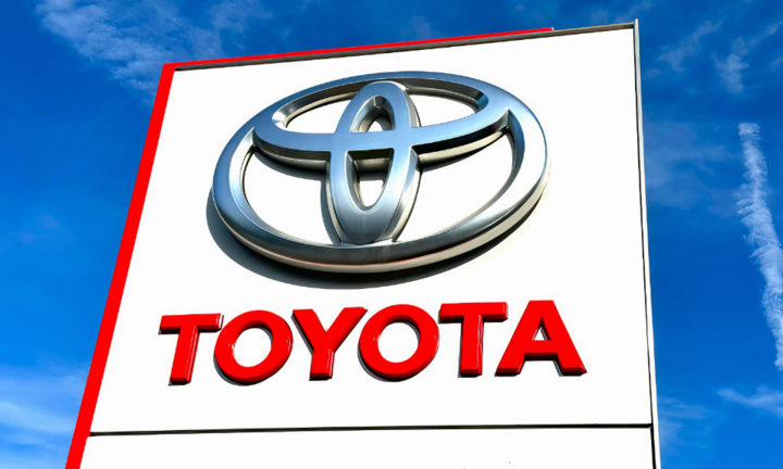 Biến động toàn cầu khiến Nissan thua lỗ, Toyota đưa đề xuất mới