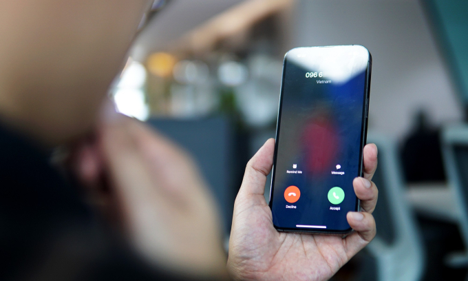 Chứng minh không rửa tiền, nam sinh ở Hà Nội bị cảnh sát 'dỏm' lừa 7 tỷ đồng