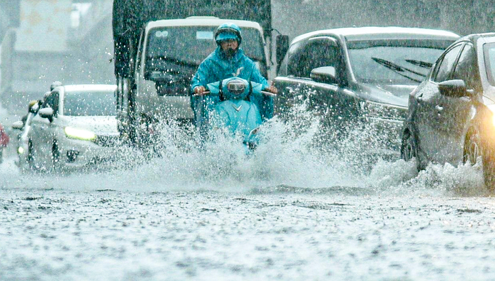 Tin mưa lớn kéo dài 5 ngày ở miền Bắc và dự báo thời tiết Hà Nội 10 ngày tới