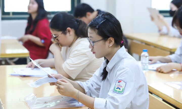 'IELTS 8.0 còn ngao ngán với đề tiếng Anh, thí sinh vùng khó phải làm sao'