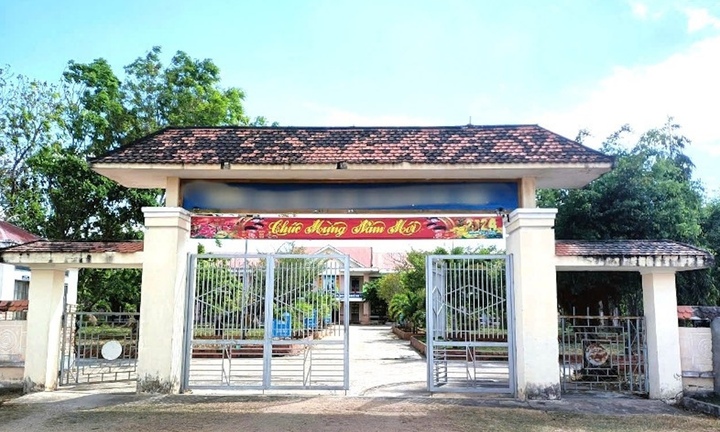 Hiệu trưởng gửi ảnh nhạy cảm trong nhóm Zalo của trường bị kỷ luật