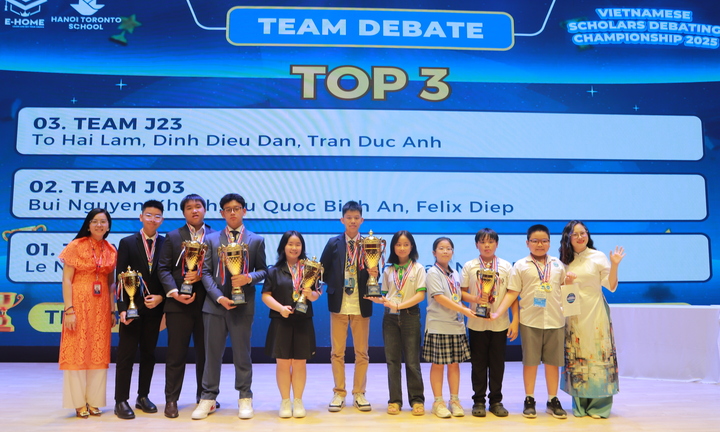 Quán quân giải đấu tranh biện tiếng Anh toàn quốc 2025