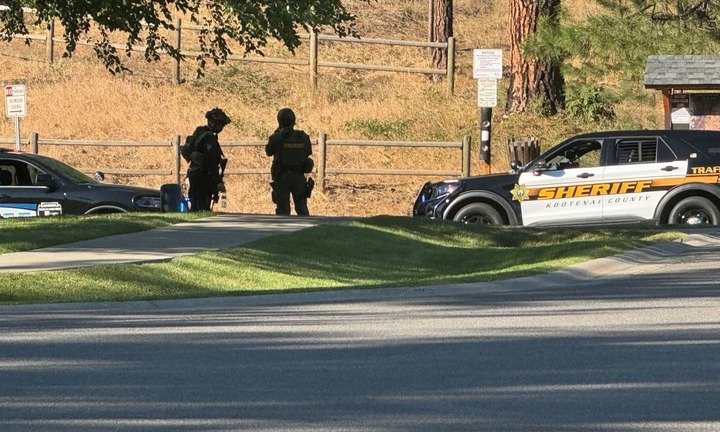 Nghi vấn kẻ xả súng Mỹ cố ý đốt rừng để phục kích, bắn chết 2 lính cứu hỏa