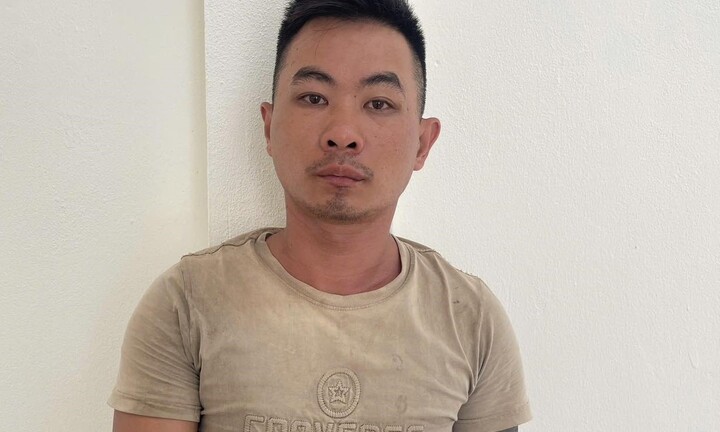 Nam thanh niên đột nhập vào nhà, cầm dao kề cổ người phụ nữ để cướp tài sản