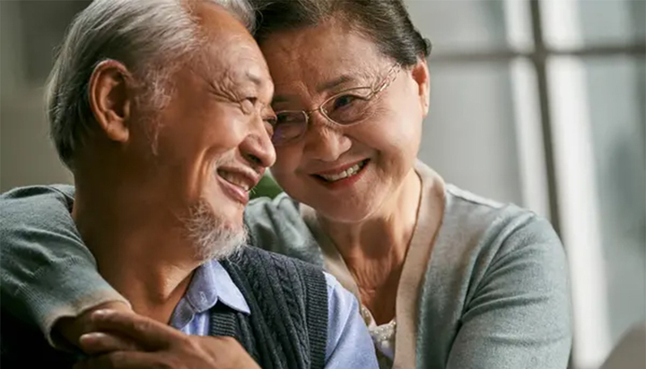 83 tuổi, bố tôi bị bà lão U70 lừa tình, muốn sang tên nhà cho bà ấy