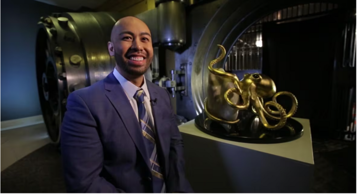 Chàng trai đem viên đá thừa kế đi thẩm định mới biết là 'báu vật' 90 triệu USD