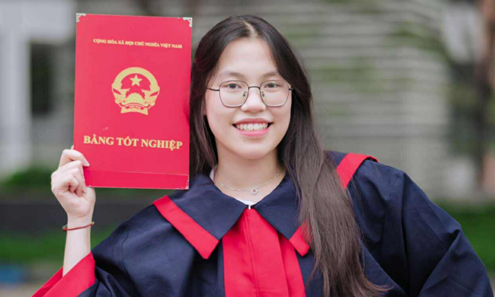 Nữ sinh Hà Nội chinh phục vị trí thủ khoa chuyên Lý sau 2 lần đạt á khoa