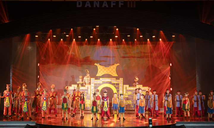 'The Enchanted Crossbow' của Victoria School tỏa sáng tại DANAFF III