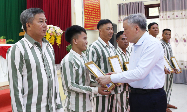 Tổ chức tha người được đặc xá vào ngày 1/9