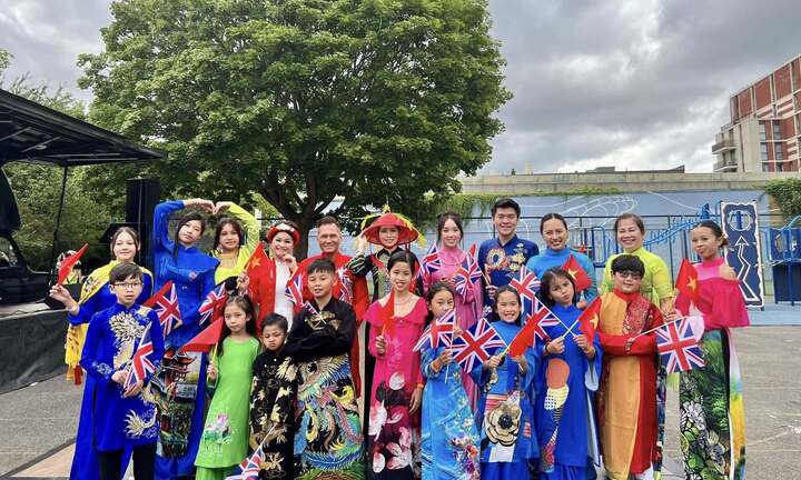 Việt Nam gây ấn tượng mạnh tại lễ hội Happy Streets Festival 2025 ở Anh