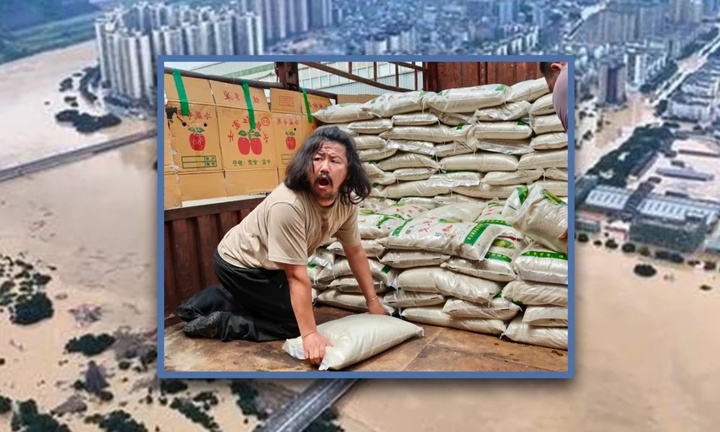 Người bại liệt nhặt ve chai gửi 5 tấn đồ cho nạn nhân lũ lụt, chỉ còn 2.000 đồng