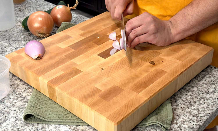 Chuyên gia cảnh báo 4 trường hợp cần thay thớt ngay để tránh rước bệnh 