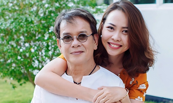 Hôn nhân hơn một thập kỷ bên vợ xinh đẹp kém 44 tuổi của nam nhạc sĩ nổi tiếng