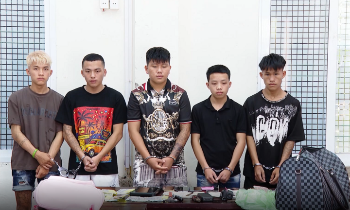 Bắt giữ nhóm thanh niên đập vỡ kính hàng loạt ô tô trộm cắp tài sản ở Bắc Ninh