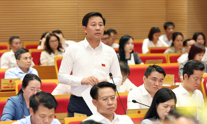 Người Hà Nội lo ngại rau phun đêm trước, sáng hôm sau bán ra chợ