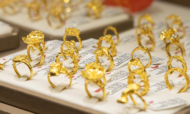 Giá vàng hôm nay 9/7: Bất ngờ lao dốc, mất ngưỡng 3.300 USD/ounce