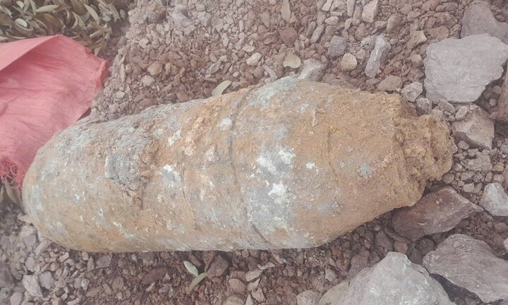 Phát hiện quả bom hơn 100kg còn nguyên kíp nổ trong vườn nhà