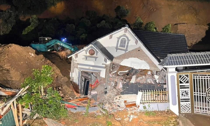 Sạt lở vùi lấp 2 căn nhà ở Lào Cai, hai mẹ con thiệt mạng