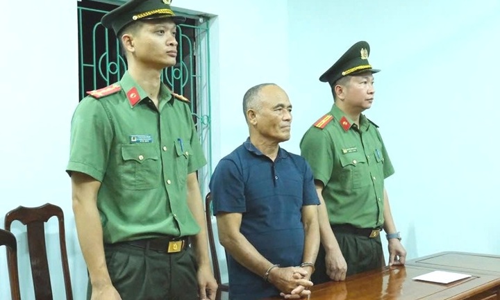 Xúc phạm, bôi nhọ chính quyền, người đàn ông bị bắt giam