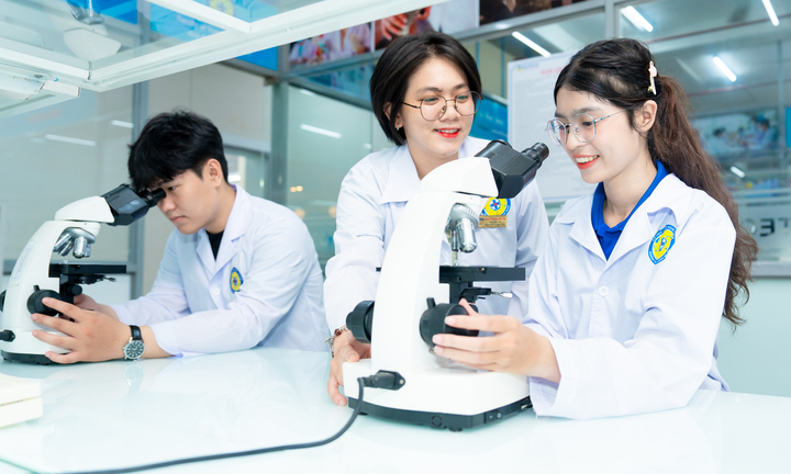 Điểm sàn xét tuyển vào Đại học Công nghệ TP.HCM từ 15-18