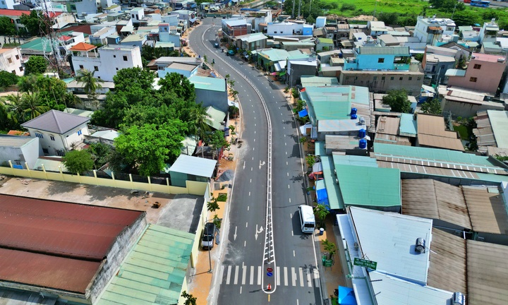 Rạch chống ngập thành đường sau 4 năm cải tạo ở TP.HCM