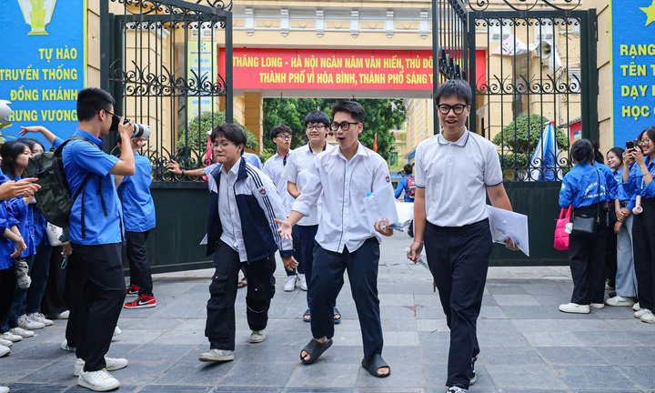 15 trường THPT có điểm thi tốt nghiệp cao nhất Hà Nội 2025