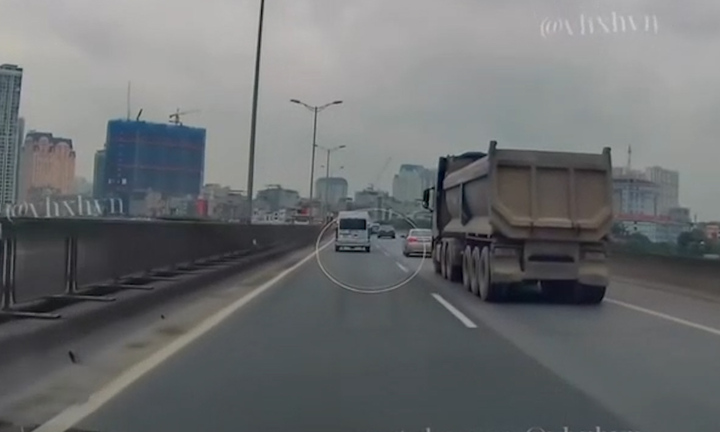 Phẫn nộ 'hung thần xa lộ' phóng nhanh, vượt ẩu 