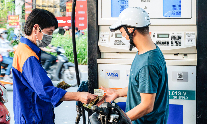 Chiều nay, giá xăng trong nước dự báo giảm khoảng 100 đồng/lít