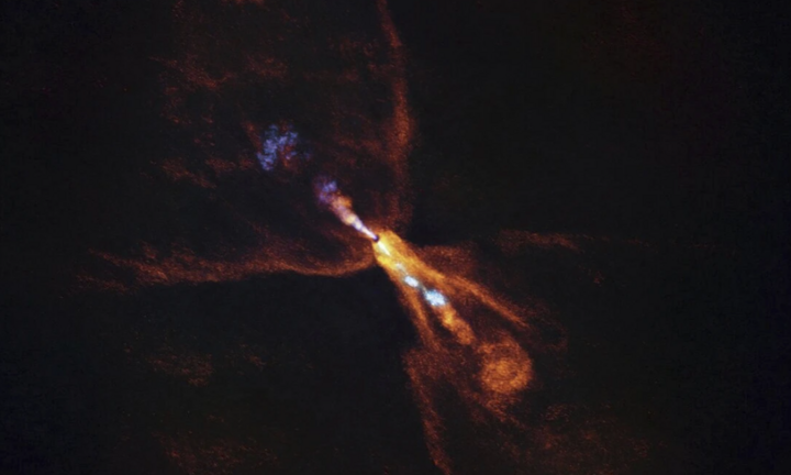 Hé lộ hình ảnh đầu tiên về một ngôi sao sơ sinh 'chào đời'