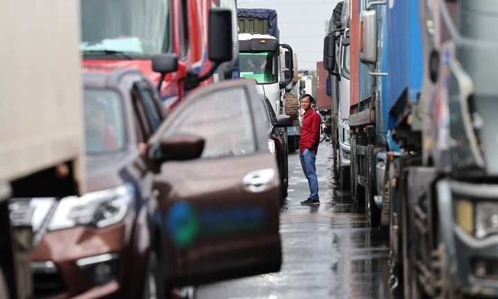 Sửa cao tốc Long Thành, nhiều tuyến đường ở TP.HCM, Đồng Nai kẹt xe kéo dài 