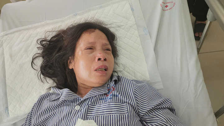 Lật tàu ở Hạ Long: 'Gia đình đi 8 người, giờ chỉ còn 2 mẹ con sống'