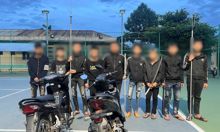 Mâu thuẫn trên mạng xã hội, nhóm thanh thiếu niên vác kiếm chém người