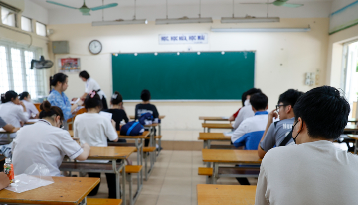 Loạt thí sinh có tổng điểm xét tuyển rất cao nhưng lại trượt tốt nghiệp năm 2025