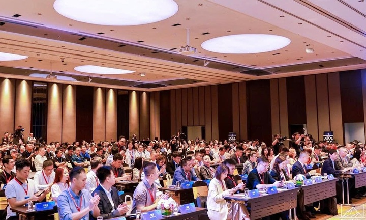 Hội thảo Đầu tư ngành hàng tiêu dùng Việt Nam 2025 thành công tốt đẹp