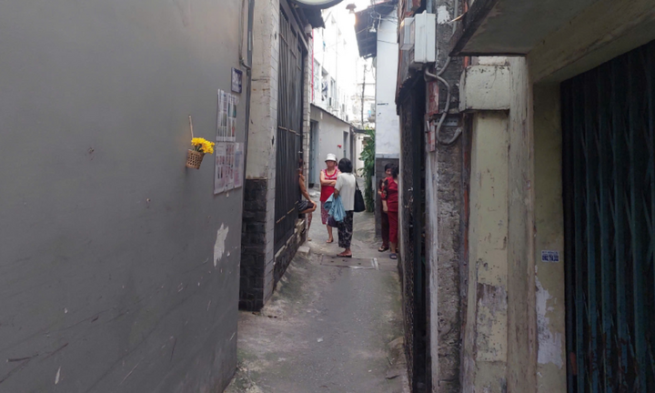 Điều tra vụ vali chứa thi thể phụ nữ vứt trong hẻm ở TP.HCM