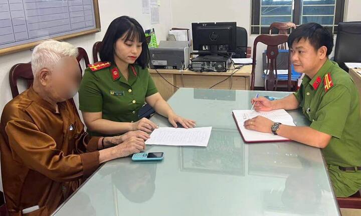 Bị kẻ lừa đảo đe doạ, cụ ông ở Phú Thọ suýt mất một cây vàng