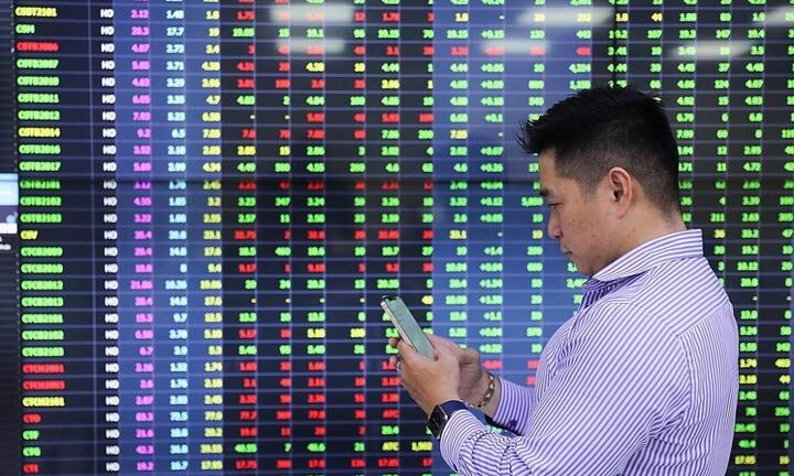 Chứng khoán lập đỉnh lịch sử mới