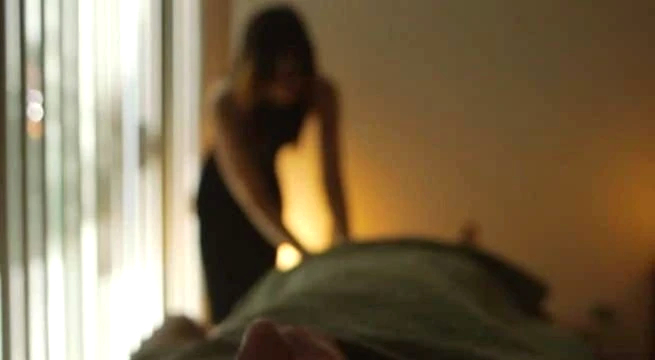Nữ nhân viên bán dâm ở cơ sở massage: 'Đi làm bình thường đâu có tiền nhiều vậy'
