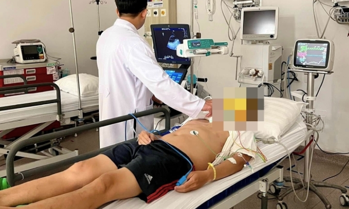 Vị khách lạ bất ngờ chi 40 triệu đồng cứu mạng sống người đàn ông trẻ