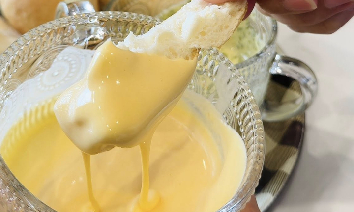 Cách làm kem trứng chấm bánh mì tại nhà