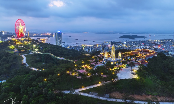 Bãi Cháy về đêm đang 'hot' cỡ nào?