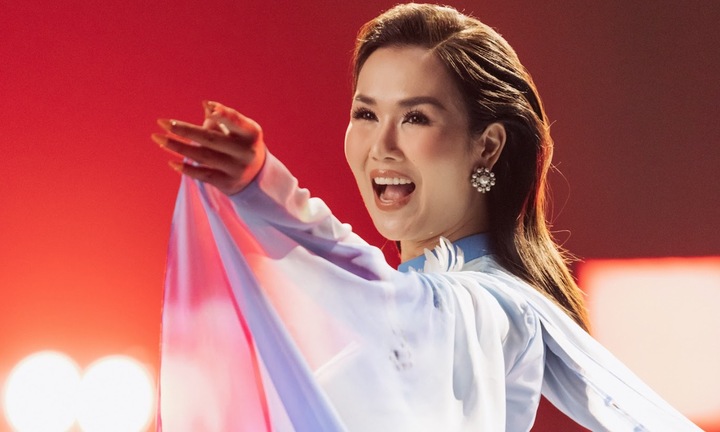 Võ Hạ Trâm mất 6 tuần để hoàn thành dự án âm nhạc ca ngợi Tổ quốc 