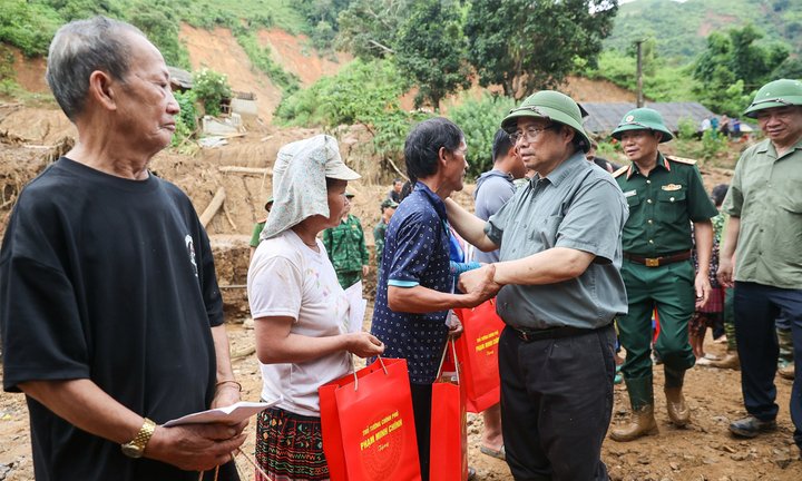 Tiếp tục hỗ trợ khẩn cấp 300 tỷ đồng cho 2 tỉnh khắc phục hậu quả mưa lũ