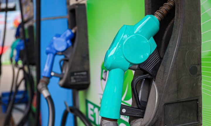 Giá xăng dầu hôm nay 4/8: Dầu thế giới tiếp tục giảm